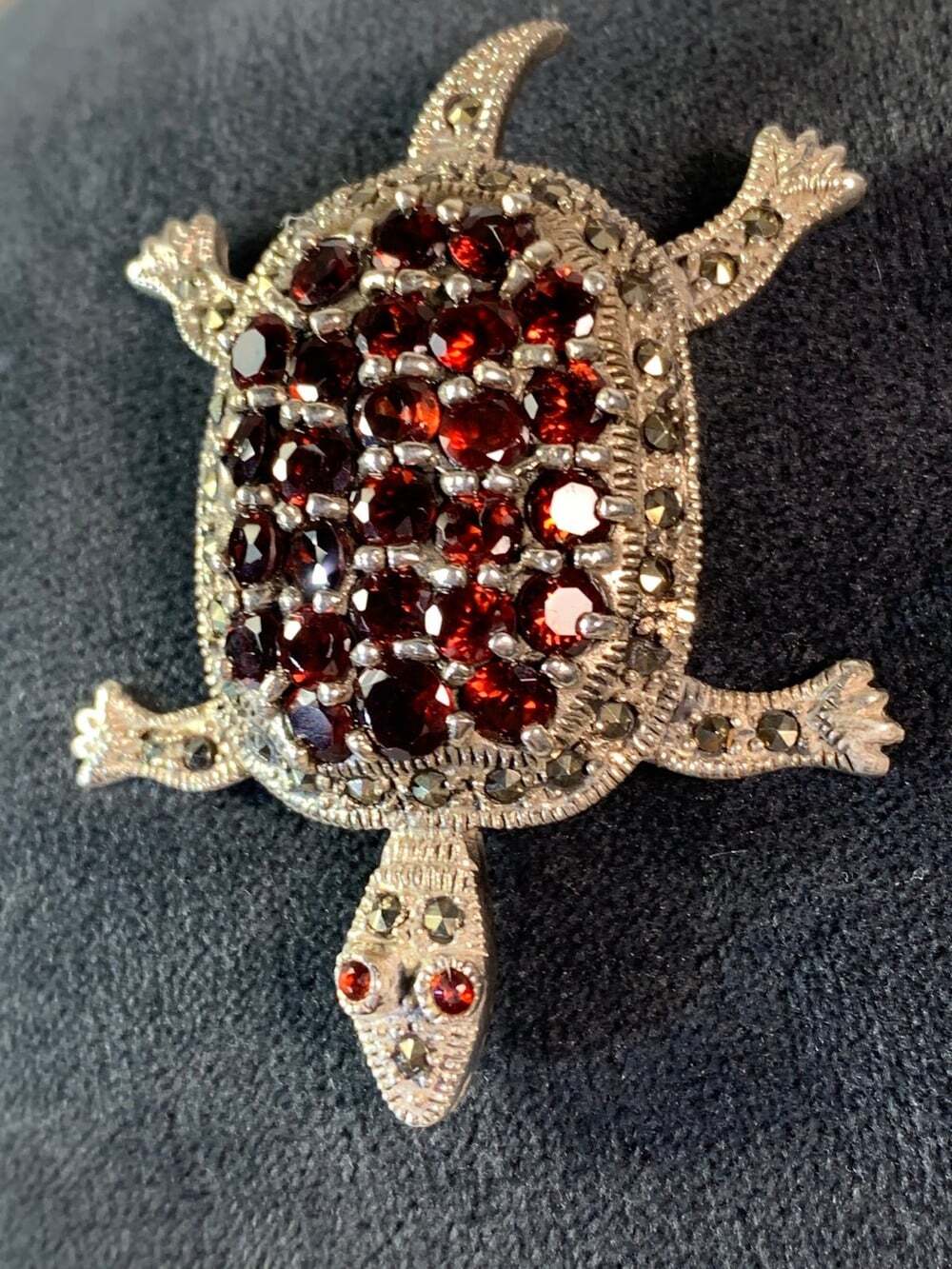 Garnet Turtle Brooch 925 Silver - Picture 3 of 5